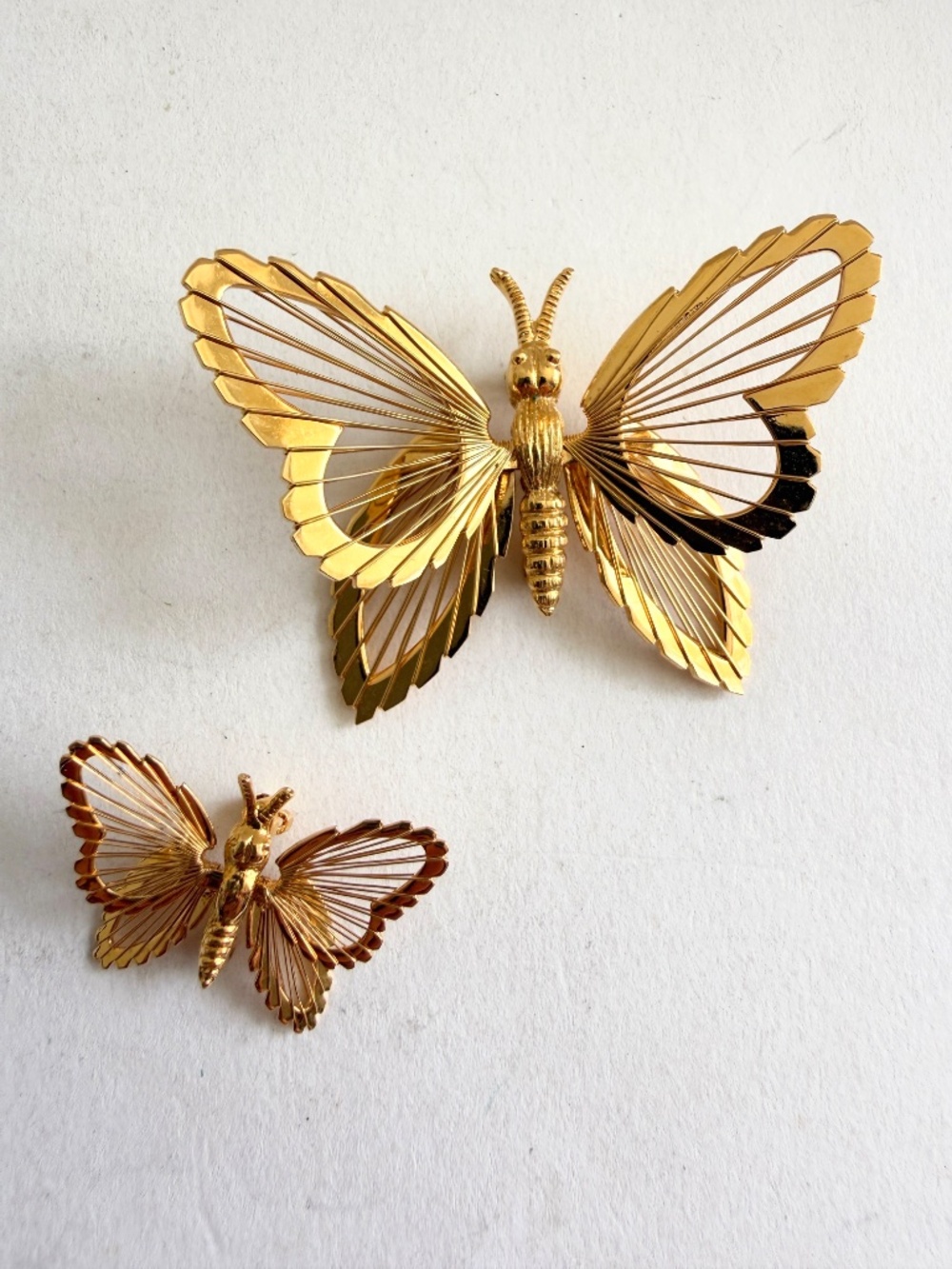 Vintage MONET Butterfly brooch set, fine wire detail, pin back Set of 2
